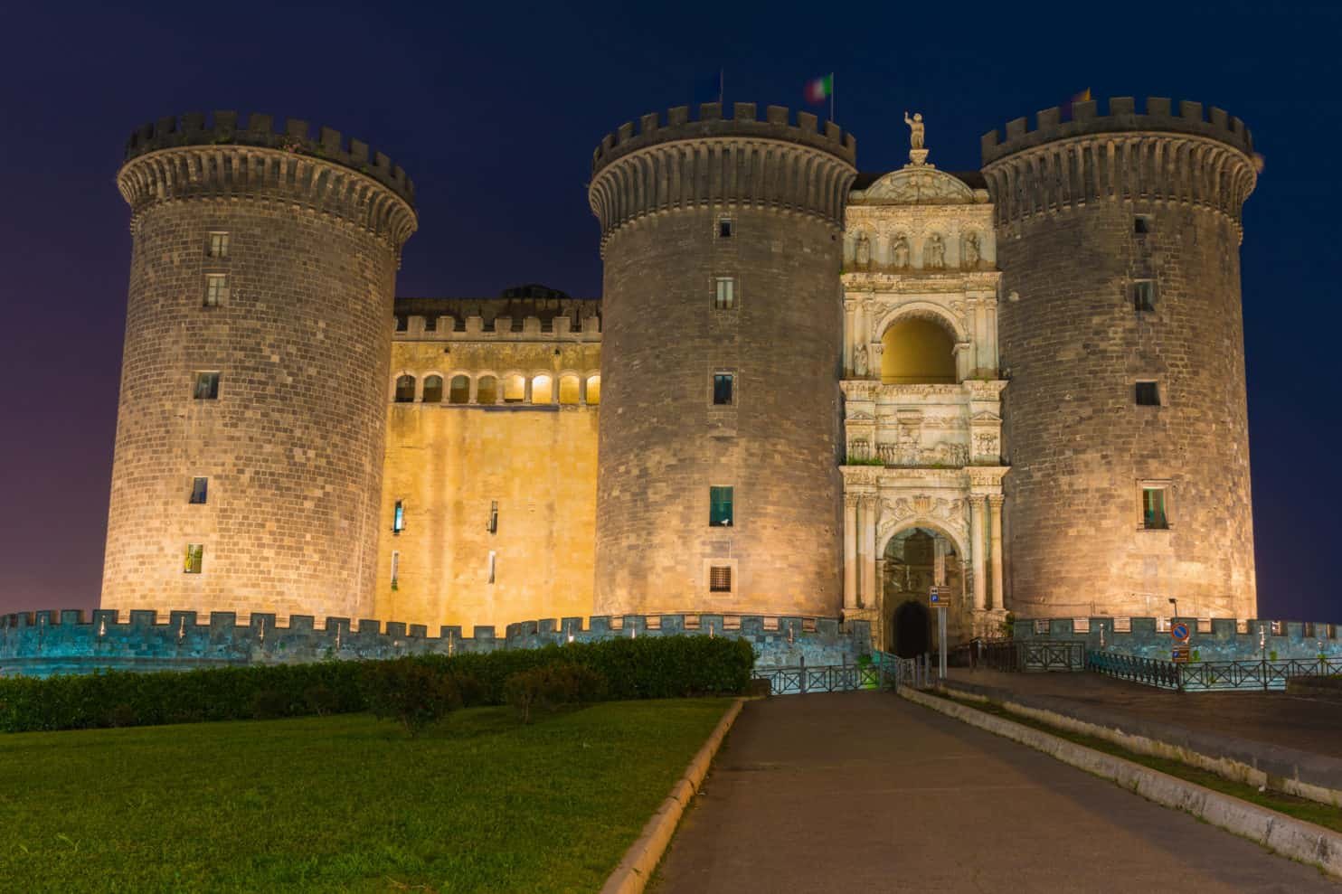 Top 5 Must-Visit Places in Naples: Uncover the Best of This Historic City